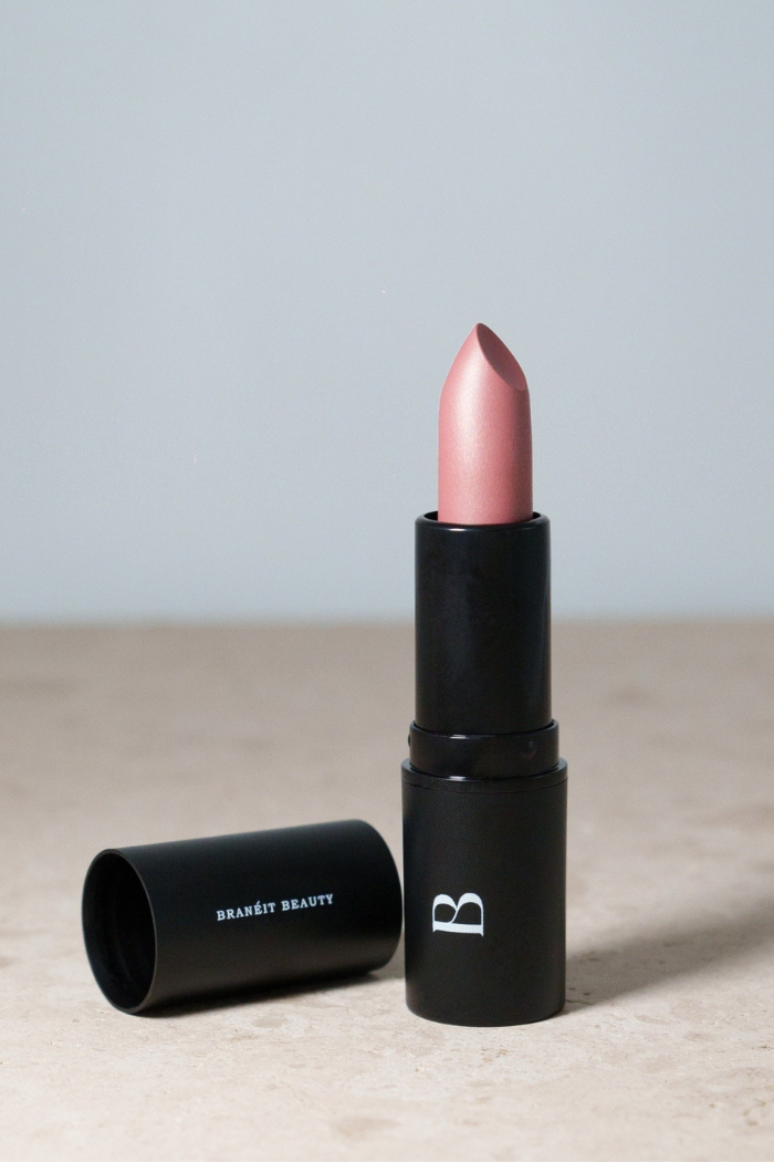 natural lipstick with creme and satin matte finish moisturing