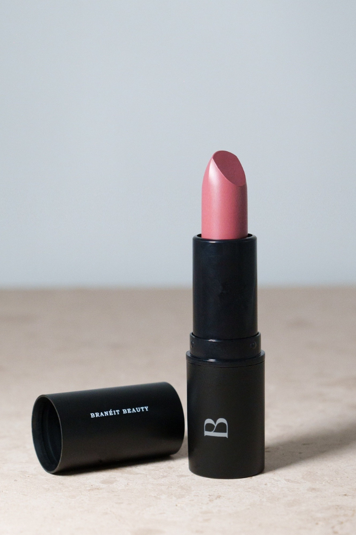 natural lipstick with creme and satin matte finish moisturing